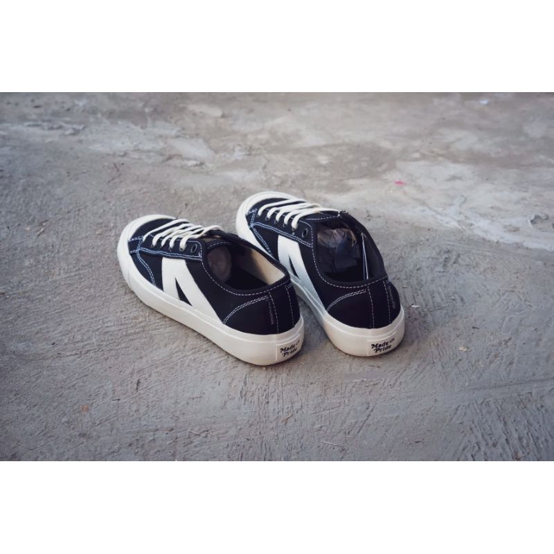 Arl Warrior II Low Black White