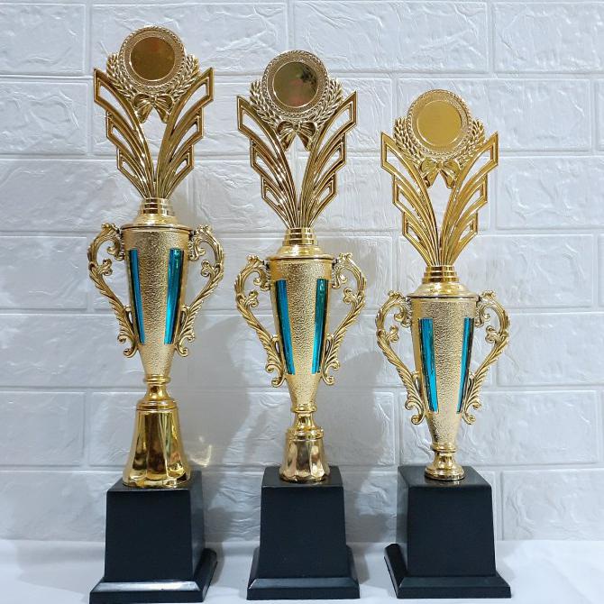 Sale Piala Trophy Biru Bening - Gambar Kedua