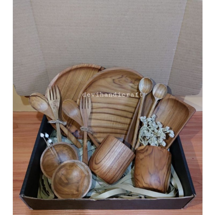 

hampers/hampers wedding/kado/souvenir/hadiah set alat makan kayu jati aesthetic A09