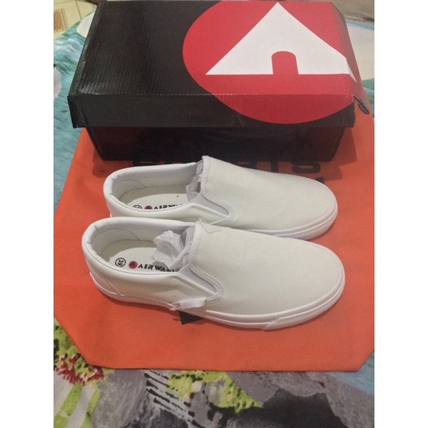 Airwalk Slip on