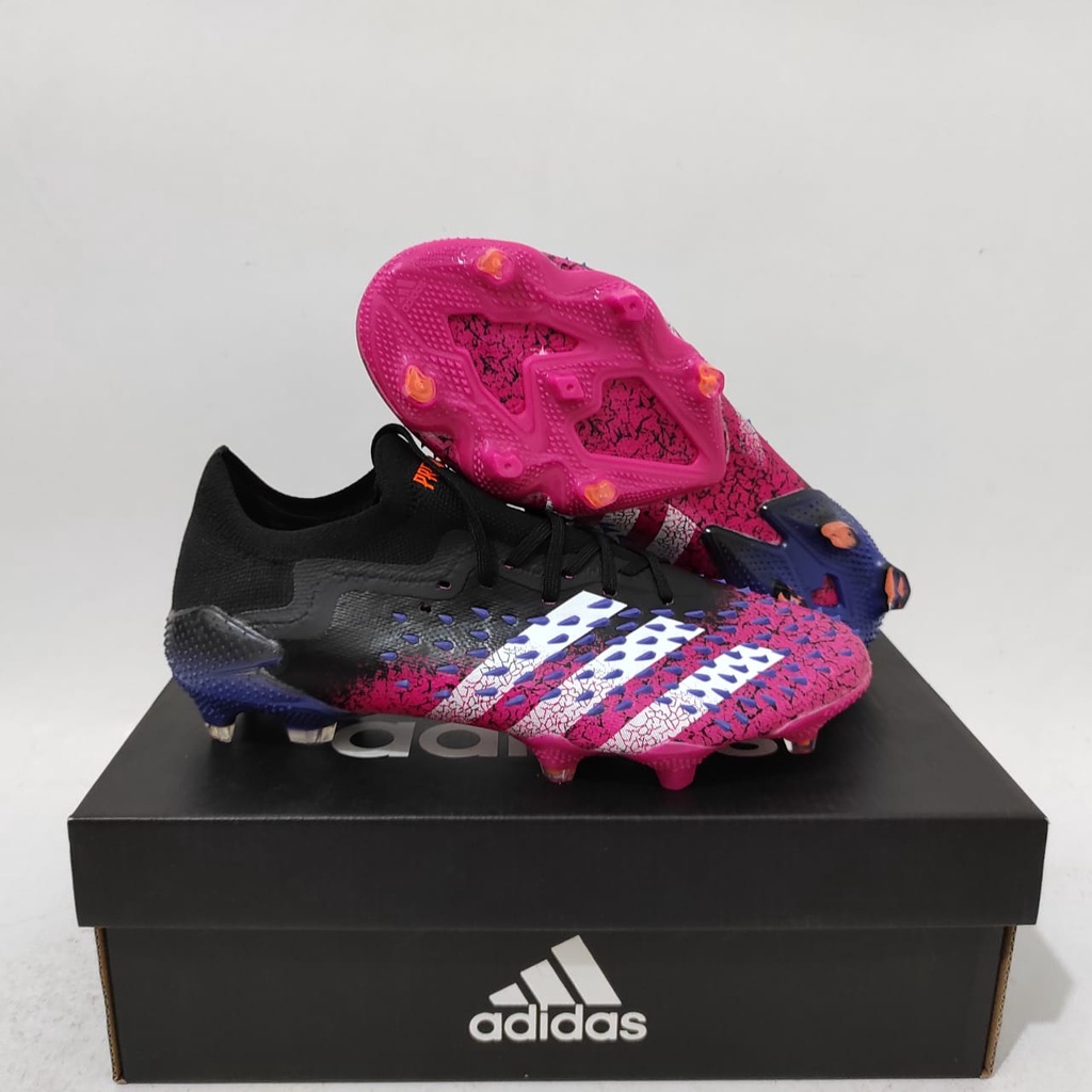 Sepatu Bola adidas Predator Freak Black Pink freak.1