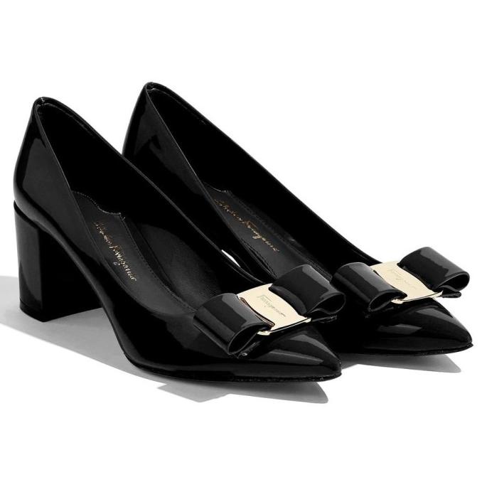 ferragamo vara pump sale