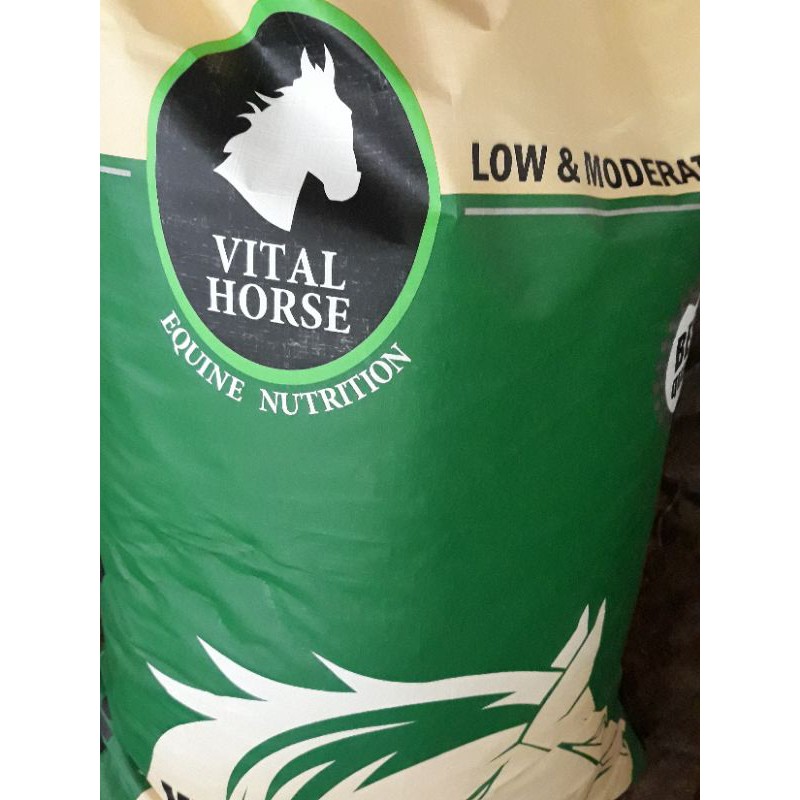 

Vital Horse repack untuk kelinci kesayangan nya.