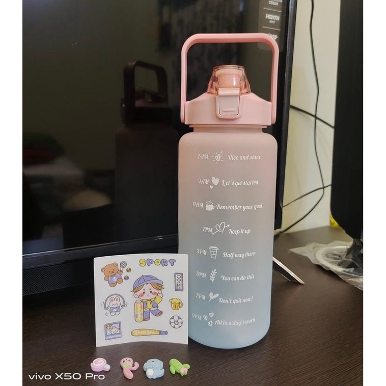 BOTOL GEMOY PLUS STIKER DAN TALI PANJANG BOTOL MINUM  VIRAL GRADASI TALI PANJANG SEDOTAN KAPASITAS 1300 ML BOTOL GENDUT BENING MURAH BOTOL IMPORT THUMBLER UNIK BOTOL MINUM ANAK DEWASA BOTOL 1.3 LITER-BTL VIRAL 2L - PEACH
