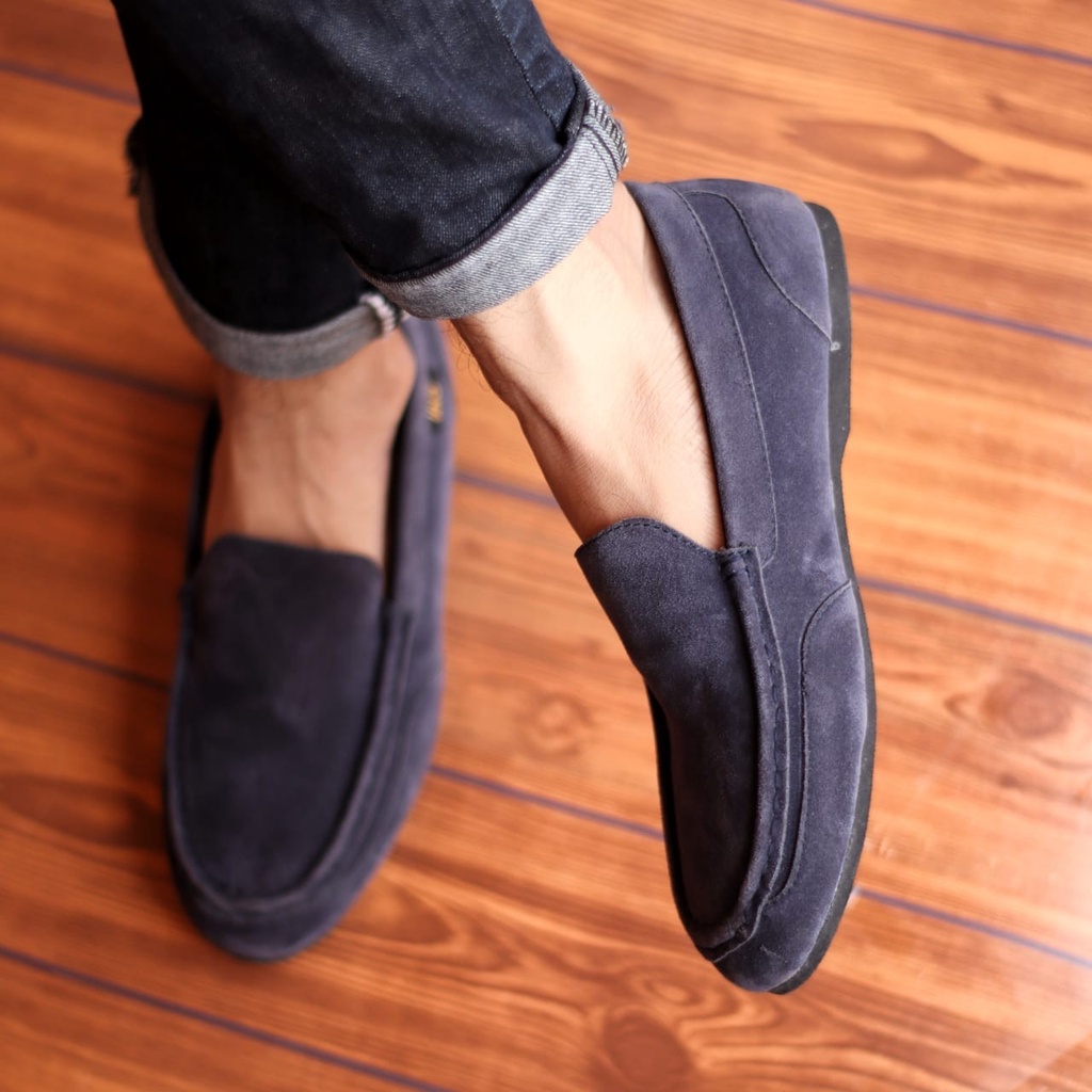 MOLK|Sepatu Kasual Slip On Pria Hitam Kulit Suede Original Branded Main Gaya Santai Hangout