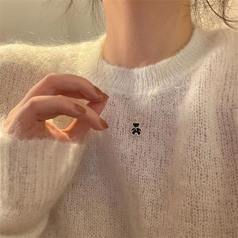 Kalung Rantai Liontin Beruang Hitam Bahan Alloy Hias Berlian Imitasi Untuk Wanita