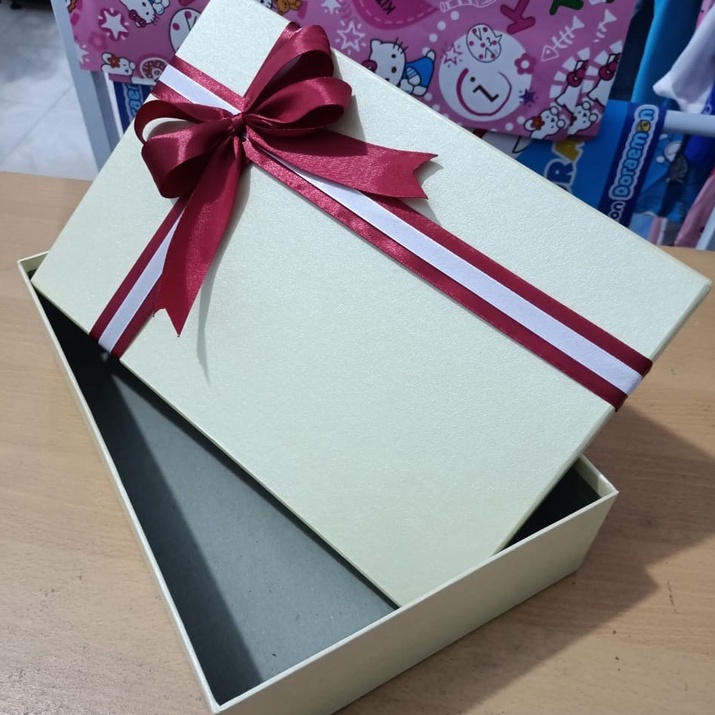 

KOTAK KADO HADIAH / GIFT BOX / HARDBOX / HAMPERS