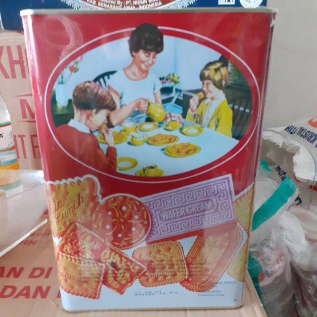 

Khong guan biscuit 1600 gr