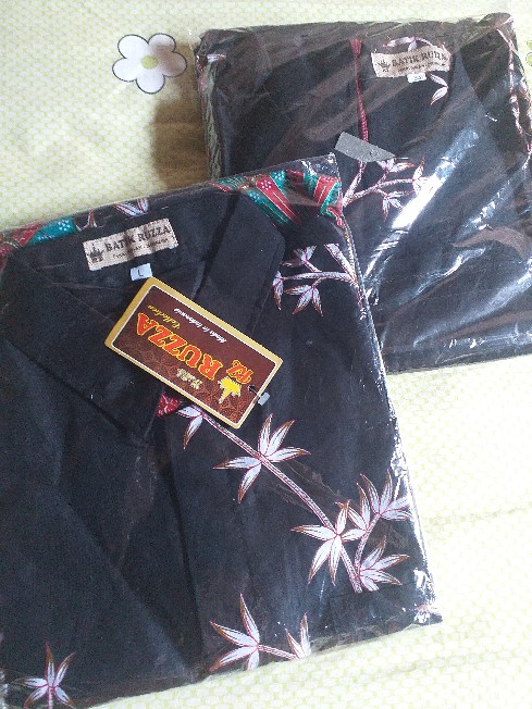 Ruzza Batik Couple Motif Kipas Seragam Keluarga Modern Hitam Merah