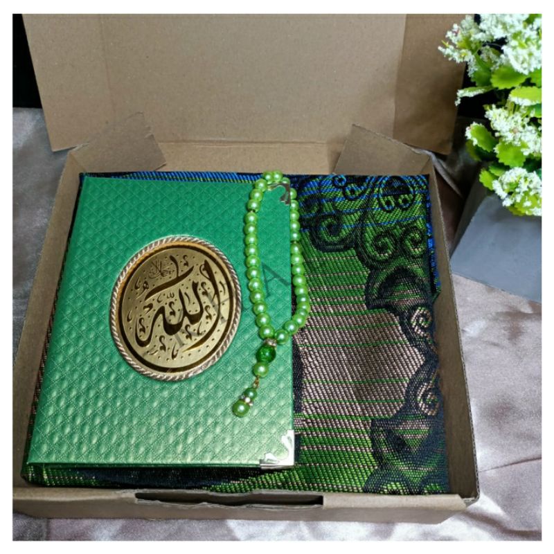 Souvenir Tahlil Isi : Yasin, Sajadah, Tasbih, Kemasan
