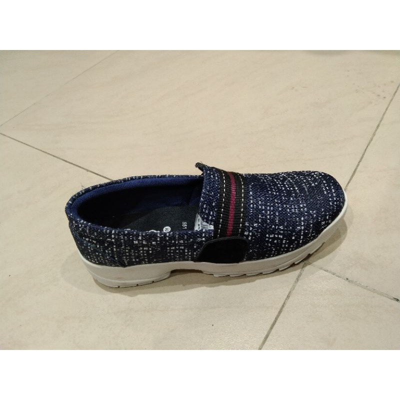 SEPATU PEREMPUAN DR KEVIN ORIGINAL