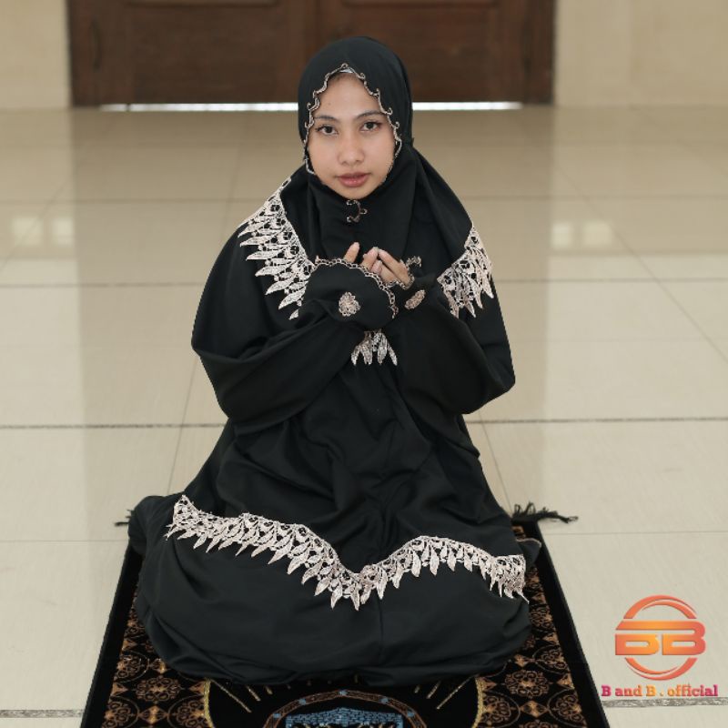 Mukena Dewasa Lajuran  Super Warna Putih Dan Hitam MUKENA TERUSAN MOTIF KHODIJAH Super