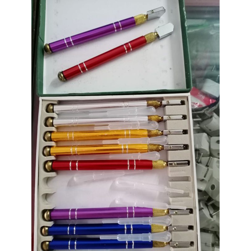 Pisau Potong Kaca Toledo.