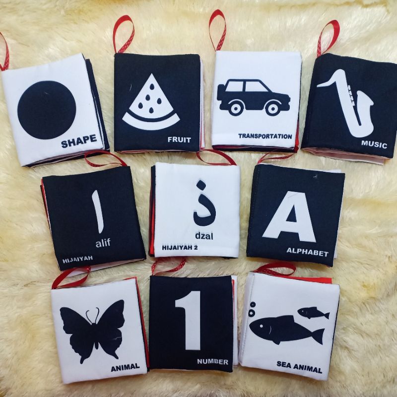 Buku Bantal Monokrom Buku Bantal HItam Putih Soft Book Monochrome Buku Bantal Mainan High Contrast