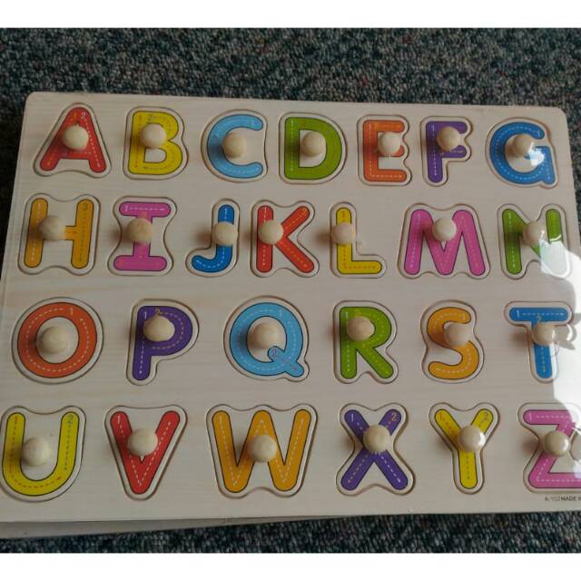 Puzzle Kayu Huruf Knob