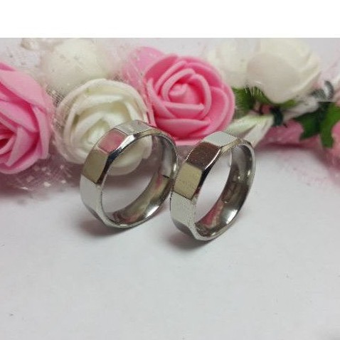 Cincin titanium couple ukiran nama
