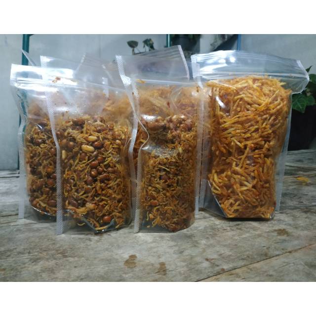 

Kripik Kentang Mustofa 200g