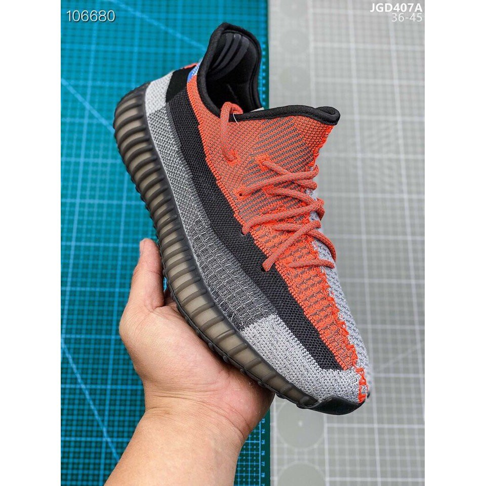 sepatu nike yeezy