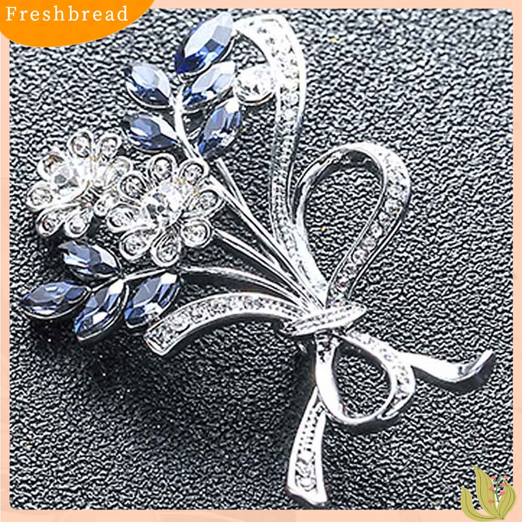 [ TERLARIS]Brooch Flower Shape Rhinestone Design Alloy Women Fashion Brooch Pin for Bouquet