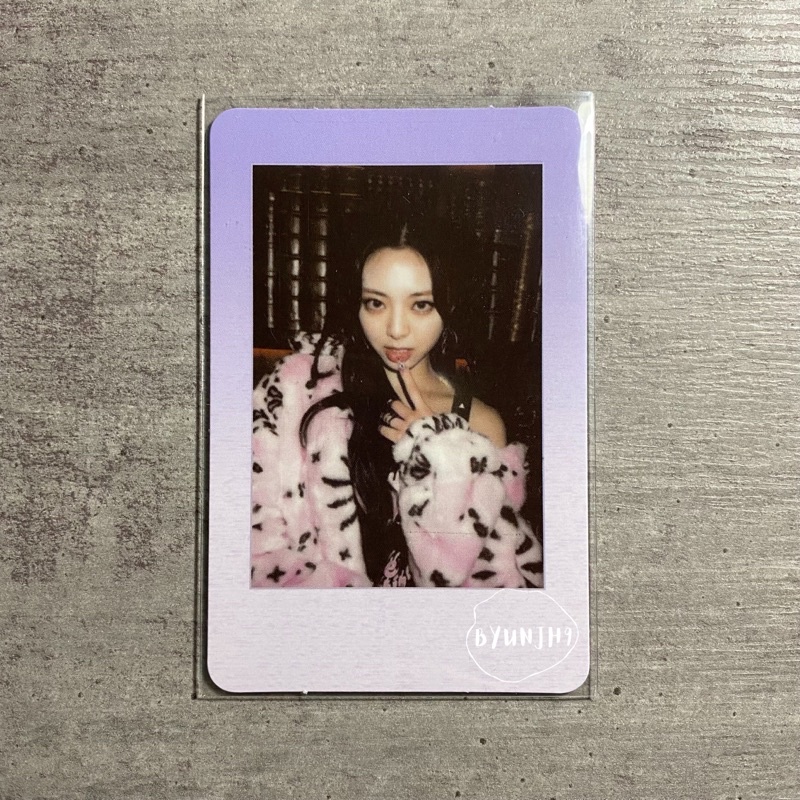 ITZY Crazy In Love - Official Photocard/PC Synnara POB Yuna