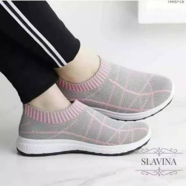 Sepatu Wanita Slip On Slavina