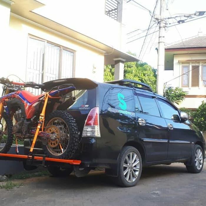 *Otomotif* Anhang gendong motor untuk Inova