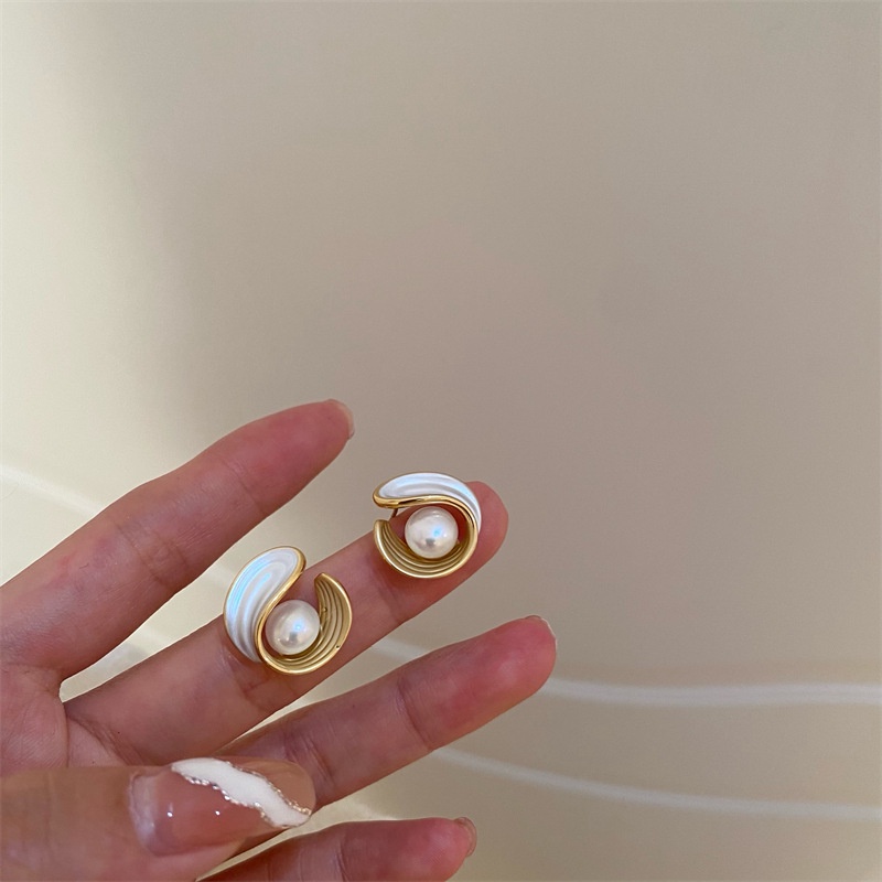 Anting enamel Mutiara Gaya Perancis