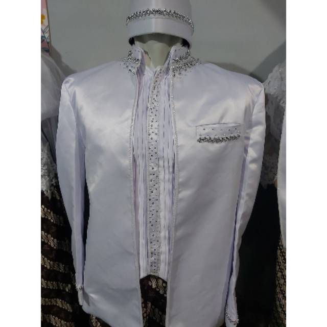 Beskap / basofi / jas akad putih