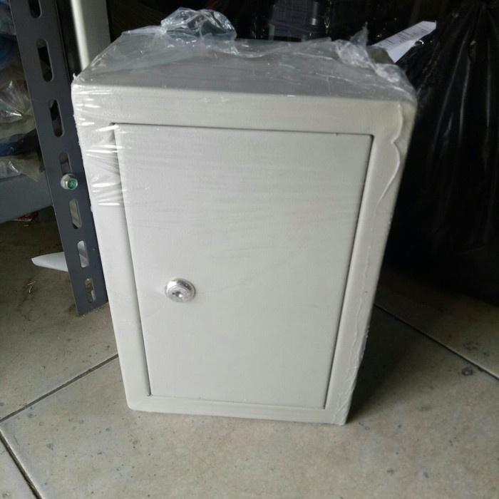 Box Panel Indoor 20X30 / Box Panel 20 X 30