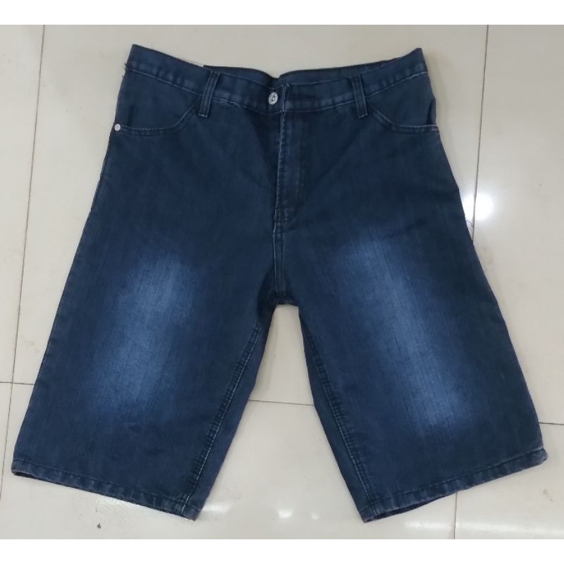 CELANA JEANS PENDEK PRIA REGULER