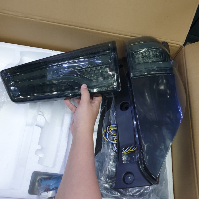 STOPLAMP INNOVA REBORN YZ V3 LED LAMPU BELAKANG BMW STYLE