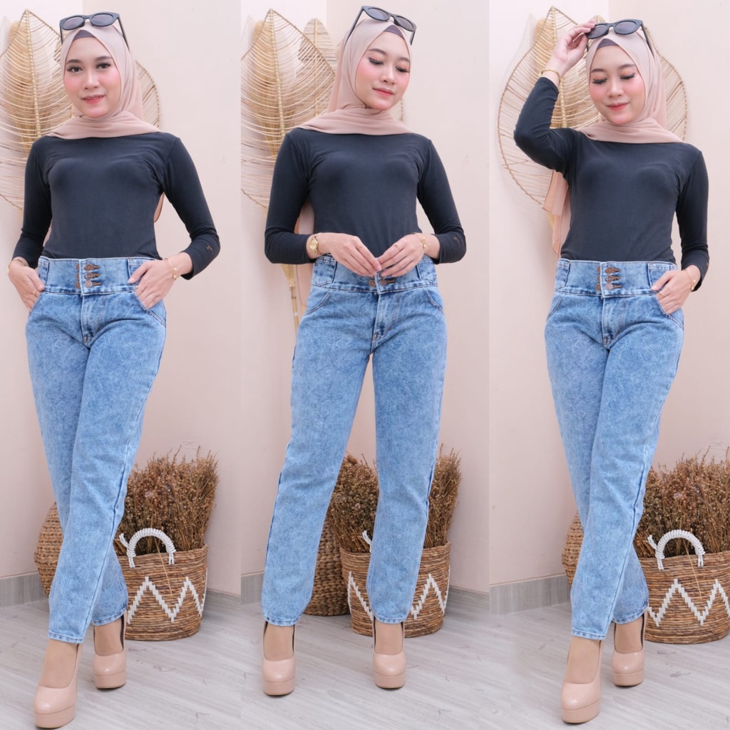 GIRZA BOYFRIEND JEANS HIGHWAIST 6 BUTTON // BEFFIE JEANS HIGH WAIST BOYFRIEND