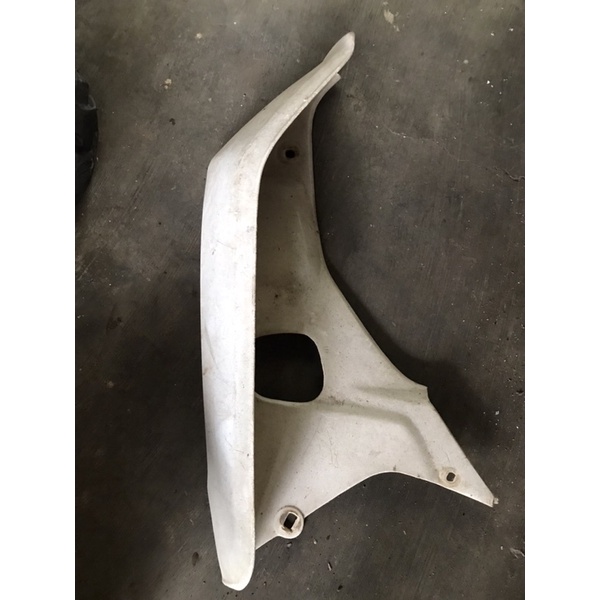sayap putih kiri honda grand original sebelah kiri