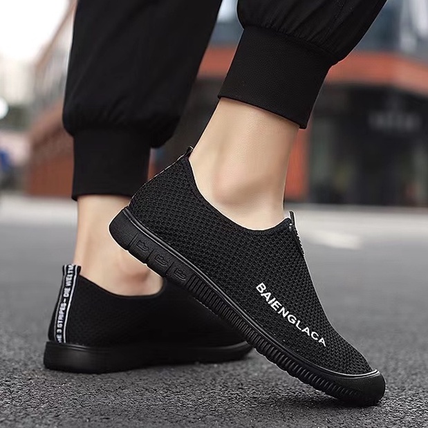 Highland Sepatu Slip On Pria Santai Sepatu Pria Casual Sepatu Sekolah Hitam MR209