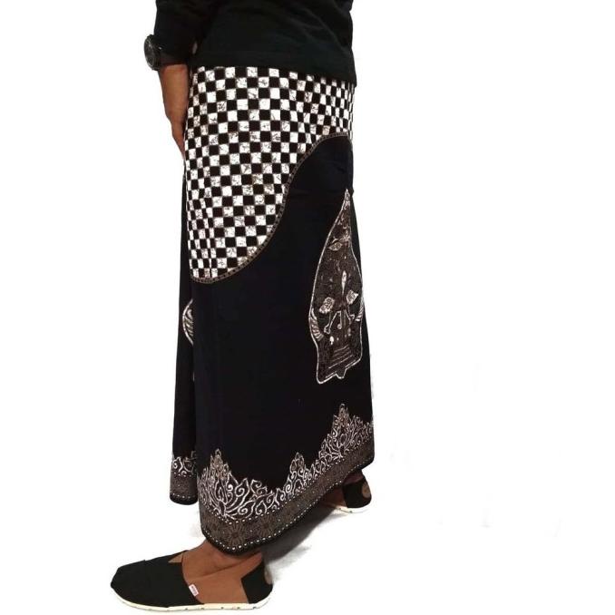 Sarung Batik Halus Motif Wayang Gunungan - Warna Hitam Putih - Sarung