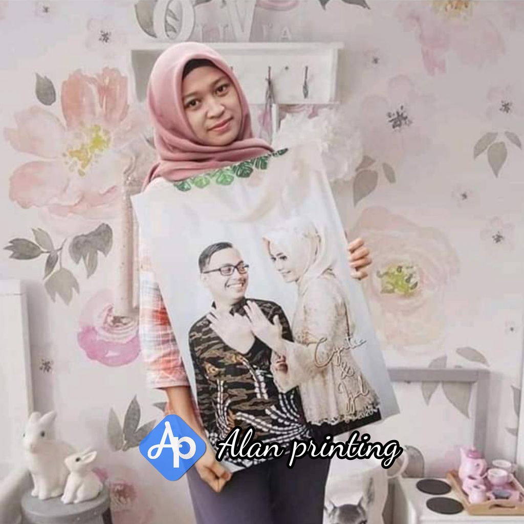 CETAK FOTO 30x40 PLUS BINGKAI KAYU ANTI PUDAR ads