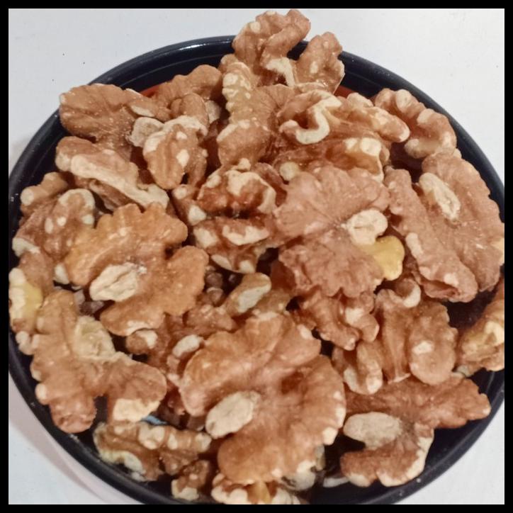 

DISKON TERBATAS !!! ROASTED WALNUT 500GR KACANG WALNUT PANGGANG TERLARIS