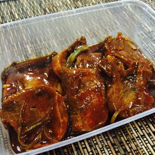 

Lidah Sapi Kecap - Signature Dapur Oma Sri