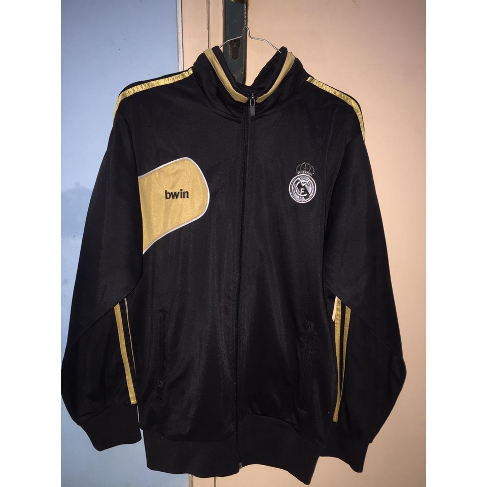 JAKET BOLA REAL MADRID PRELOVED