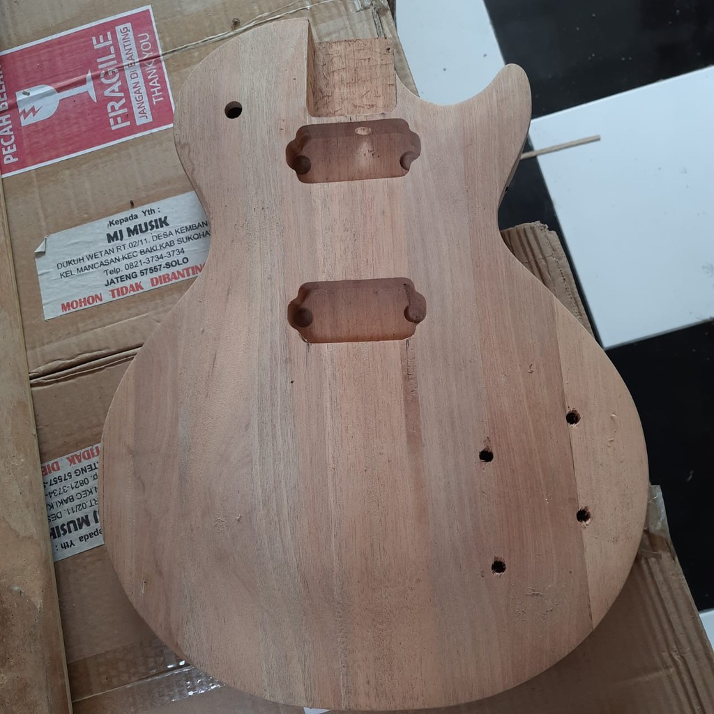 Body dan Neck Gitar Elektrik Gibson Tanpa List