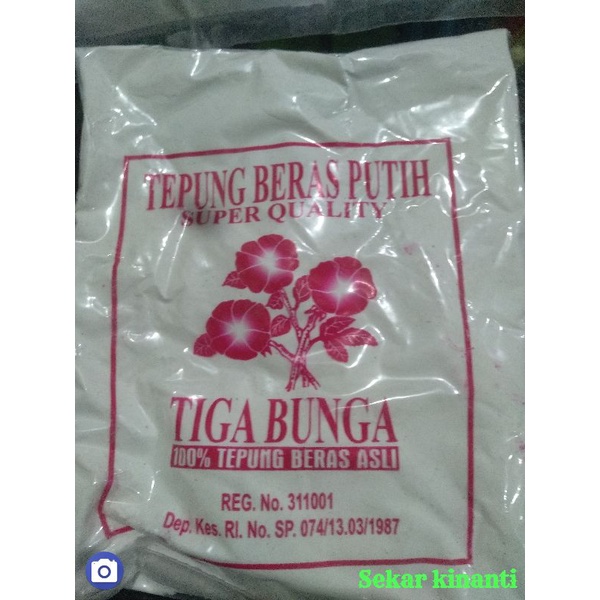 

Tepung beras tiga bunga