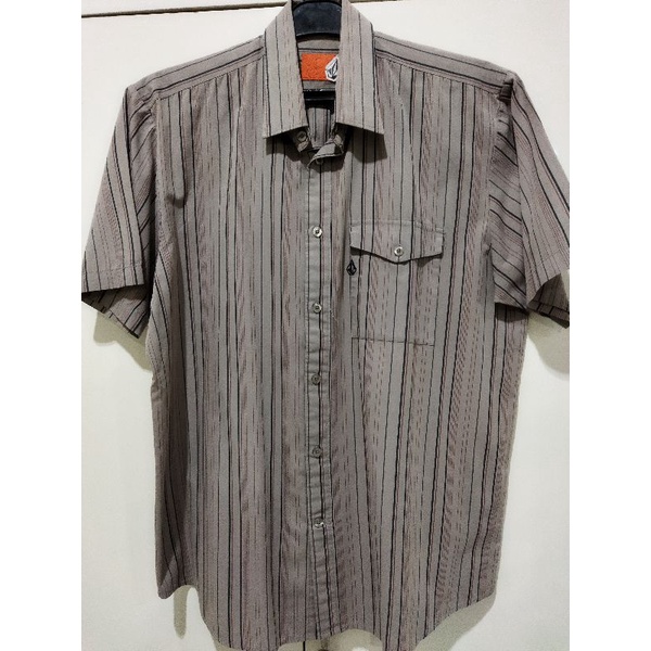Volcom kemeja laki laki dewasa bekas
