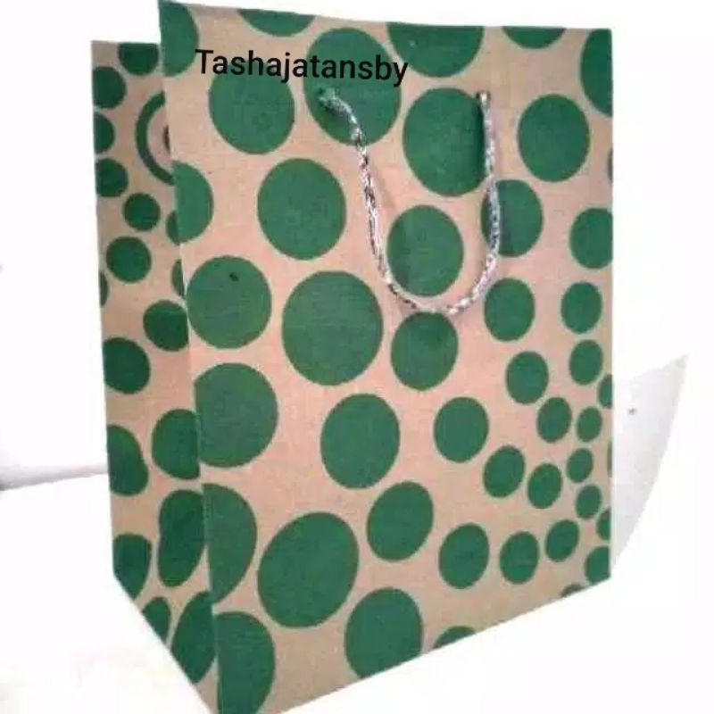 

Paper Bag / Tas Kertas R5 Polkadot ( 18 × 12 × 22 )