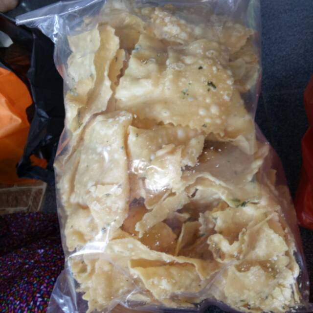 

Keripik bawang dan keripik Lidah