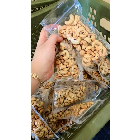 

Kacang Mete/Mede Goreng premium (Super) Wonogiri Kemasan 90gr