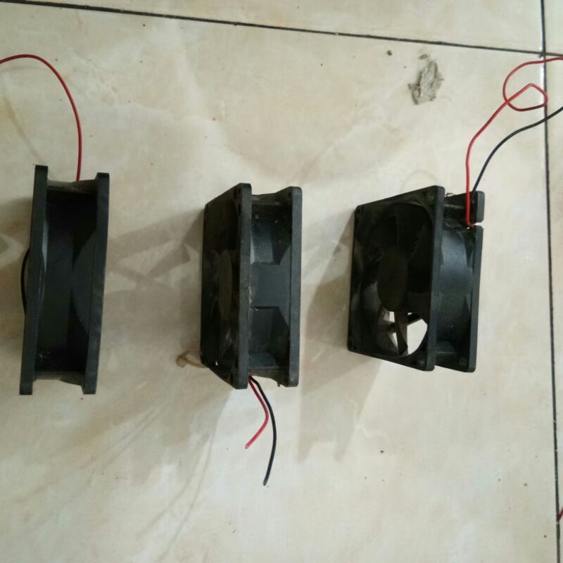 Kipas DC 12vol kotak ampere standar. ukuran 8cm x 8cm Jamin hidup. Aquascape. Aquarium. Exhaust. Diy.