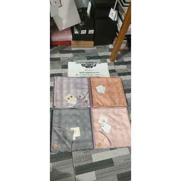 buttonscarves xanadu ria miranda