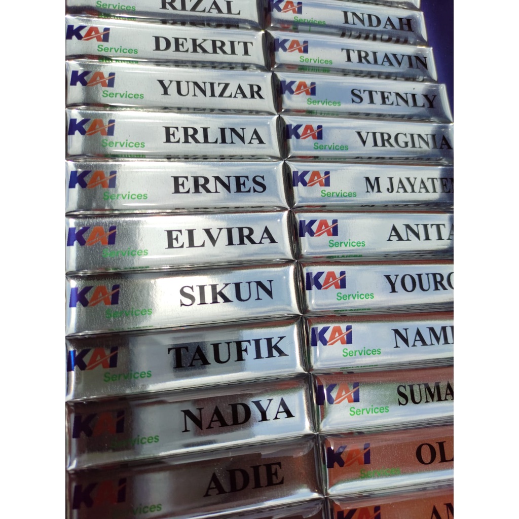 Name tag SILVER NAME TAG KAI SERVICE NAME TAG KAI WISATA PAPA NAMA KERETA API INDONESIA /nama dada/nametag/papan nama dada/nama dada akrilik resin peniti/magnet