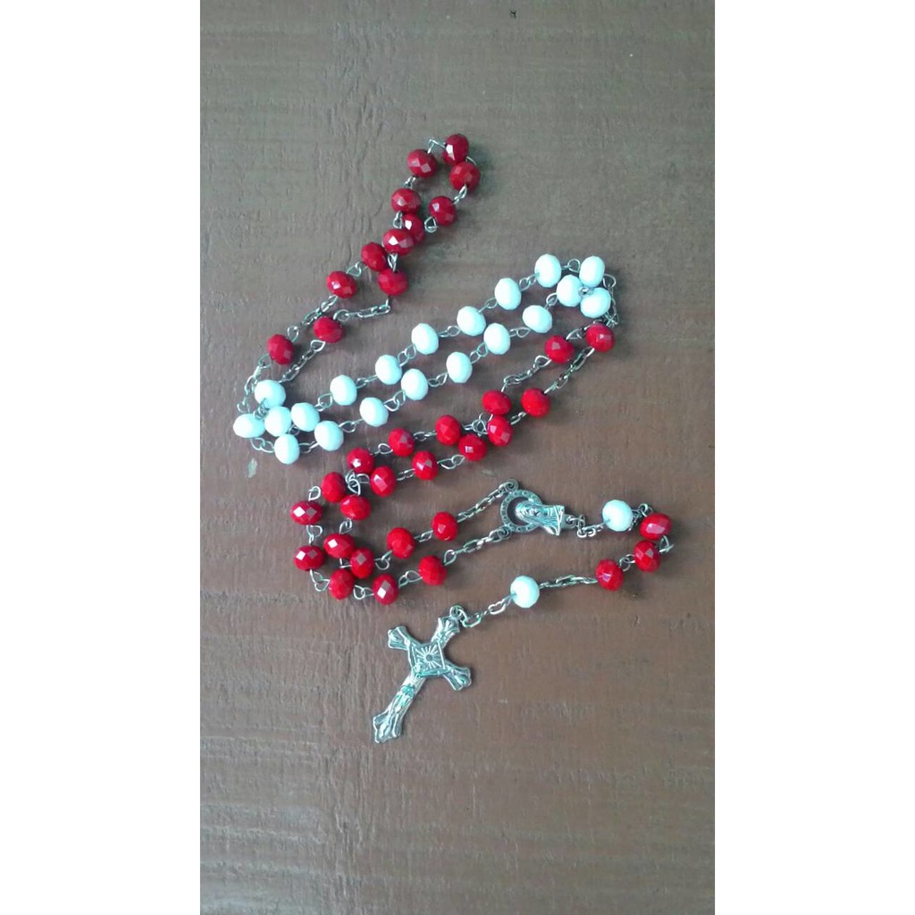 Rosario Merah Putih