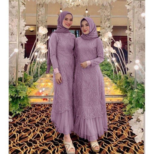 Mts Dini Aminarti Batik Couple Set Kebaya Tunik Brukat